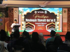 Teks: penutupan dan penyerahan piala juara MTQ ke-II kabupaten Mojokerto.(blok-a.com/Syahrul Wijaya)