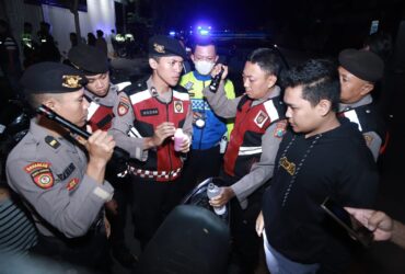 7 Remaja dan Ratusan Botol Miras Diamankan Polres Jombang