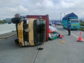 Kecelakaan Beruntun di Tol Mapan, Bus Tabrak 2 Truk