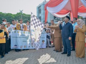 Jalan sehat dimulai dari halaman Kantor Bupati Gresik dan berakhir di Kantor Cabang Dinas Pendidikan Provinsi Jawa Timur Wilayah Kabupaten Gresik.