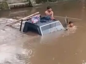 Detik-Detik Pikap Kecebur Sungai di Kepanjen