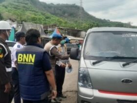 Polresta Banyuwangi bersama BNNK Banyuwangi dan Dinas Perhubungan Banyuwangi gelar razia Narkoba di terminal Sritanjung, Jumat (20/12/2024).(blok-a.com/Kuryanto)