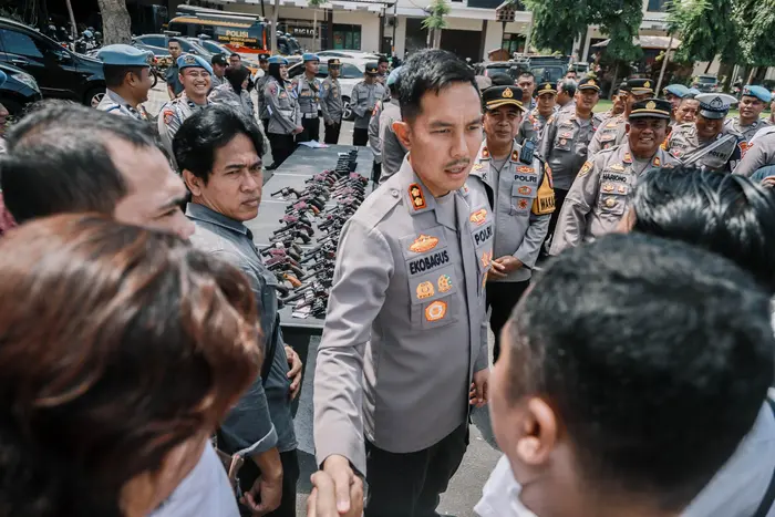 Kapolres Jombang pimpin pemeriksaan senjata api milik anggotanya.(dokumen Polres)