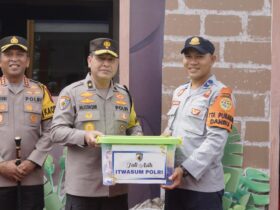 Teks foto : Brigjen Pol M Mustaqim saat melakukan supervisi persiapan Operasi Lilin Semeru 2024 di Posyan Terminal Purabaya, Waru, Sidoarjo
