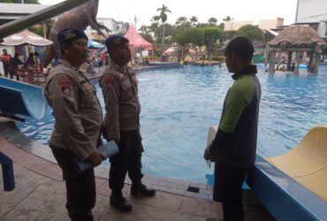 Teks foto : Patroli Kamtibmas Nataru wisata perairan Satpolairud Polresta Sidoarjo