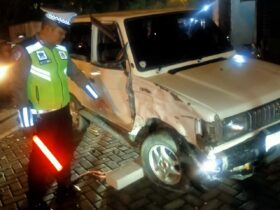 Kecelakaan (Laka) beruntun terjadi di Malang. Laka beruntun itu melibatkan kendaraan bermotor Honda Beat