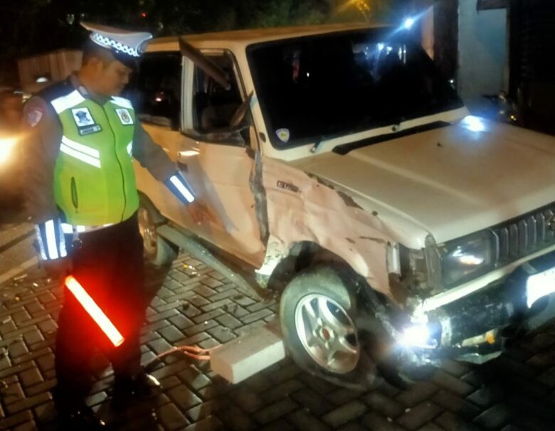 Kecelakaan (Laka) beruntun terjadi di Malang. Laka beruntun itu melibatkan kendaraan bermotor Honda Beat