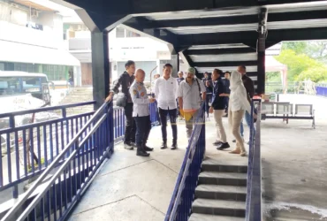 Anggota Komisi C DPRD Kota Malang, bersama Kadishub dan Kabid Parkir saat melihat kondisi lokasi parkir vertikal di Jalan Majapahit atau eks DLH Kota Malang (blok-a.com / Yogga Ardiawan)