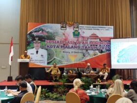Pj Wali Kota Malang, Iwan Kurniawan saat menggelar sosialisasi kenaikan UMK Kota Malang (blok-a.com / Yogga Ardiawan)