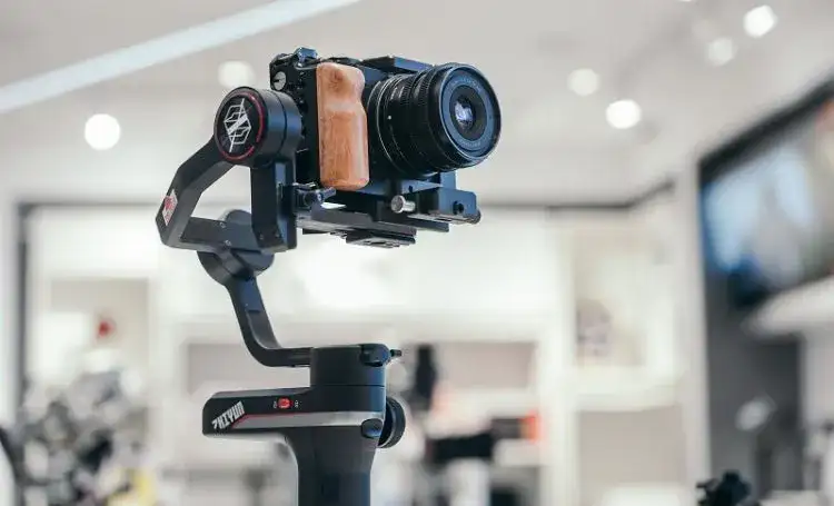Gimbal kamera Zhiyun WeeBill S (dok: zhiyun-tech.com)