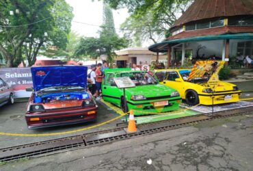 Mobil Salah Satu Member Yang Dipajang Saat Gelaran Jambore Daerah Civic Wonder Jawa Timur (blok-a.com / Yogga Ardiawan)