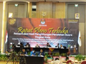 Rapat Pleno Terbuka, Rekapitulasi Hasil Penghitungan Suara Tingkat Kota (blok-a.com / Yogga Ardiawan)