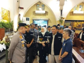 Pj Iwan bersama jajaran Forkopimda Kota Malang saat meninjau gereja di Jalan Ijen Kota Malang (blok-a.com / Yogga Ardiawan)