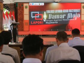 Plt. Kepala Dinas Kominfo Kabupaten Mojokerto Ardi Sepdianto saat memberikan arahan.(dokumen Kominfo)