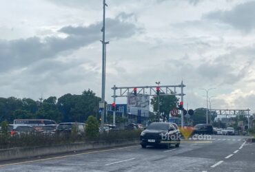 Pantauan lalu lintas di Gerbang Tol Karanglo, Kabupaten Malang terjadi kepadatan saat menjelang pergantian malam tahun baru 2024-2025 (blok-a.com/ Putu Ayu Pratama S)