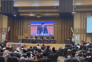 Rapat pleno terbuka rekapitulasi hasil perhitungan perolehan suara tingkat KPU Kabupaten Malang (blok-a.com/ Putu Ayu Pratama S)
