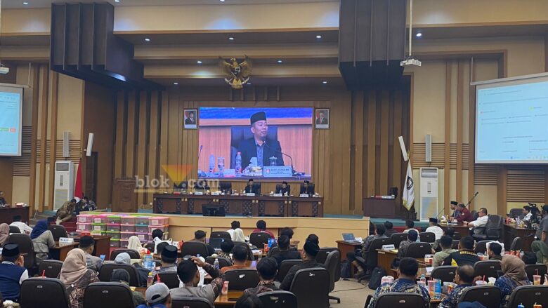 Rapat pleno terbuka rekapitulasi hasil perhitungan perolehan suara tingkat KPU Kabupaten Malang (blok-a.com/ Putu Ayu Pratama S)