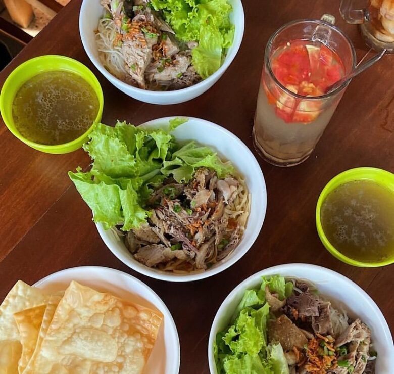 Kuliner Bakmie Bebek yang Wajib Dicoba di Kota Malang