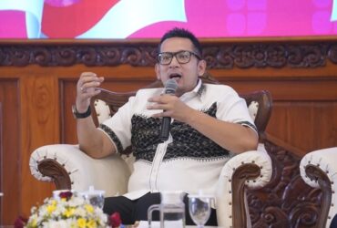Mas Pj Wali Kota Mojokerto dalam peringatan hari anti korupsi 2024.(blok-a.com/Syahrul Wijaya)