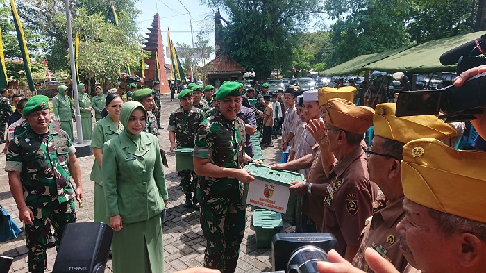 Pangdam V/Brawijaya Mayjen TNI Rudy Saladin, M.A., dalam acara peringatan HUT Kodam dan HUT Hari Juang TNI di Pendopo Agung Trowulan.(blok-a.com/Syahrul Wijaya)