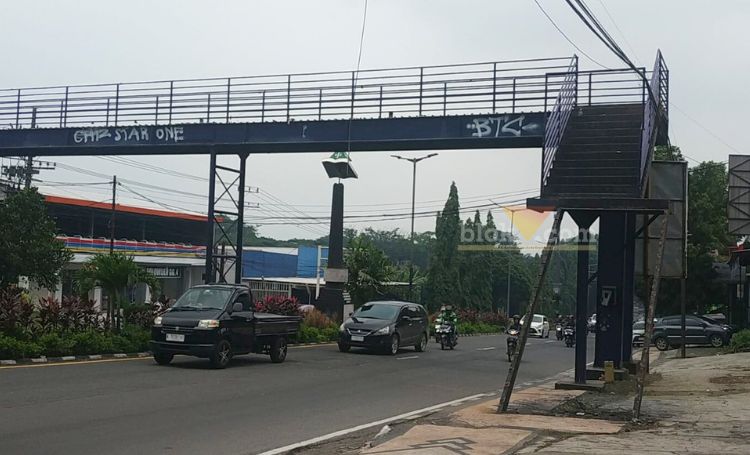 JPO di Jalan Ahmad Yani Utara, Kota Malang.(blok-a.com/Andik Agus)