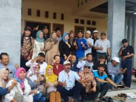 Pengurus DPD Kompakdesi Jawa timur bersama 8 perwakilan DPC dari 8 Kabupaten