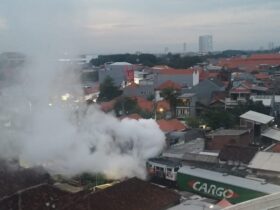 Kereta api Wijaya Kusuma yang sedang mengalami gangguan lokomotif.(dokumen KAI)