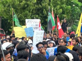Suasana para demonstran di gedung DPRD Kabupaten Probolinggo.(Instagram/PCPMII Probolinggo)