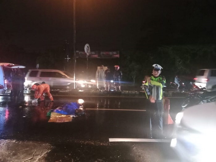 Kecelakaan di Jalan Raya Mondoroko Selatan, Desa Banjararum, Singosari, Kabupaten Malang, Jumat (20/12/2024) malam.