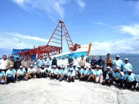 Penyerahan dua kapal ikan kepada nelayan Banyuwangi, Jumat (27/12/2024).(Istimewa)