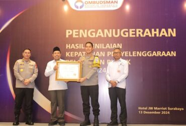 Kapolres Jombang menerima penghargaan dari ombudsman RI.(dokumen Polres)