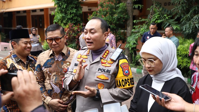 Kapolresta Malang Kota Kombes Pol Nanang Haryono memberikan keterangan terkait program Gebyar Vaksinasi HPV yang dilaksanakan bersama Dinkes.