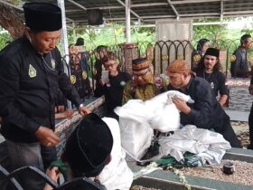 Geger Warga Mojokerto Bongkar Makam, Diduga Palsu - Dibangun di Area Makam Leluhur