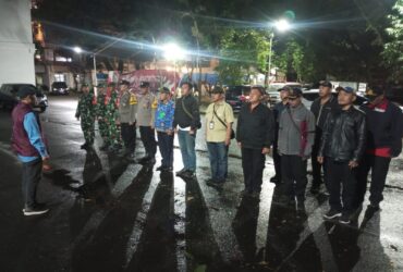 Operasi Gabungan yang digelar DLH Kota Malang dalam mengedukasi masyarakat untuk membuang sampah pada tempatnya (dok / DLH Kota Malang)