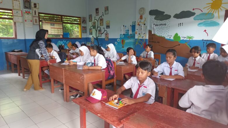 Kondisi pembelajaran di SDN 4 Lebakharjo, Kecamatan Ampelgading, Kabupaten Malang (dok. Kepala Sekolah SDN 4 Lebakharjo for blok-a.com)