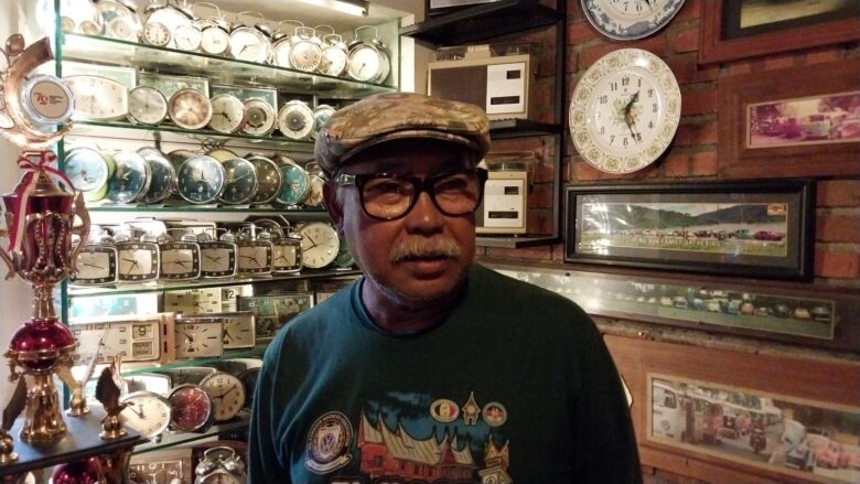 Dodi Mulyadi, Warga Kecamatan Sukun, Kolektor Barang Antik dan Benda-Benda Lawas (dok / Istimewa)