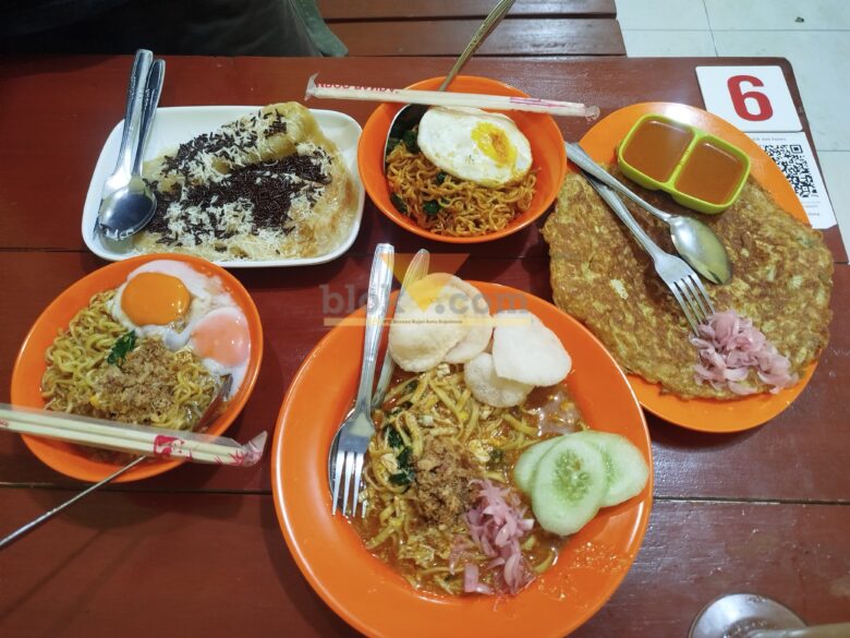 Menu yang ditawarkan di Warkop Agam (blok-a.com / Yogga Ardiawan)