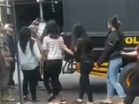 Penertiban warung kopi cethol di area Pasar Gondanglegi, Kabupaten Malang, Sabtu (4/1/2025).