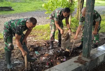 Aksi bersih-bersih di Asrama X514 Kotakan, Kecamatan Situbondo Kota, Kabupaten Situbondo, Senin (6/1/2025).