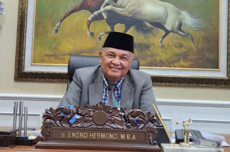 Ketua DPC Partai Gerindra Kota Blitar, yang juga anggota DPR RI Fraksi Gerindra Komisi VIII, Ir. Endro Hermono, MBA. (blok-a.com/Fajar)