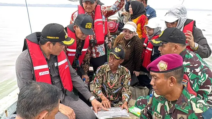 Inspeksi HGB laut di Segoro Tambak, Sedati, Sidoarjo, Kamis (23/1/2025).