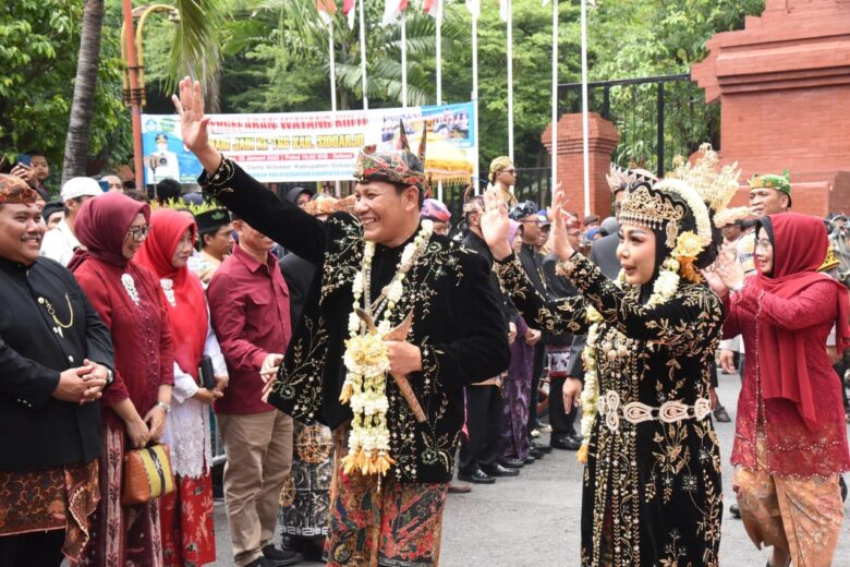 Tradisi Gunungan Sedekah Bumi Warnai Harjasda ke-166