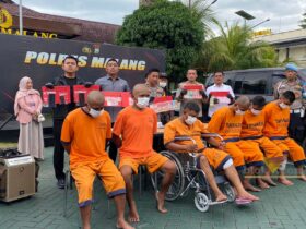Komplotan pencuri perhiasan dan mobil di Kecamatan Dau, Kabupaten Malang ditangkap polisi, dua tersangka dihadiahi timah panas (blok-a.com/ Putu Ayu Pratama S)