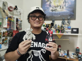 Rino Adi Ornivora, Desainer Art Toys asal Kota Malang saat memperkenalkan karyanya yang tembus hingga Luar Negeri (blok-a.com / Yogga Ardiawan)