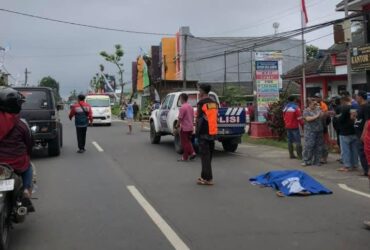 Kabupaten Malang, blok-a.com - Kecelakaan (Laka) beruntun terjadi di Kecamatan Bululawang, Kabupaten Malang, Senin (6/1/2025) pagi tadi 06.45.