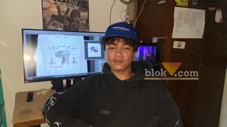 Gibran Dirgantara Leander, Desainer Grafis asal Kota Malang yang karyanya laku hingga ke Amerika. (blok-a.com/ Muhammad Berril Labiq)