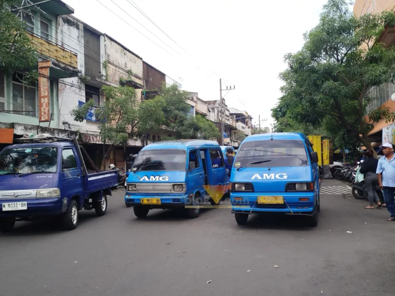 Angkota untuk Transportasi Umum di Kota Malang (blok-a.com / Yogga Ardiawan)