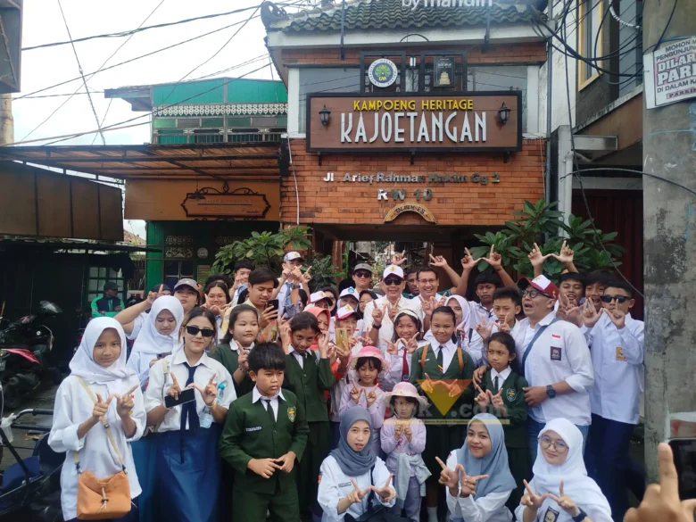 Wali Kota Malang terpilih, Wahyu Hidayat mengikuti festival Najaj Halokes yang digelar Karang Taruna RT 8 RW 9 Kelurahan Oro-oro Dowo (blok-a.com / Yogga Ardiawan)