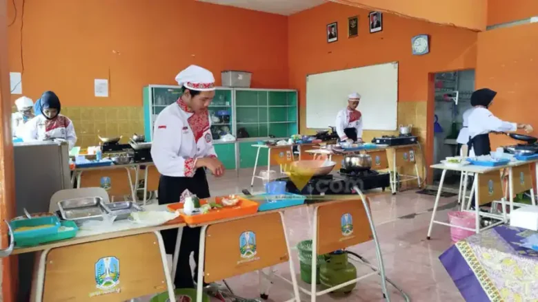 Suasana Kompetisi Clash Of Cui Mie di SMK PGRI 7 Malang (blok-a.com / Yogga Ardiawan)
