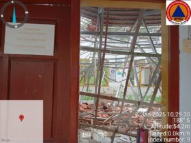 Kondisi kerusakan atap di Sekolah Dasar Negeri (SDN) 04, Lebakharjo, Kecamatan Ampelgading, Kabupaten Malang runtuh (dok. BPBD Kabupaten Malang)